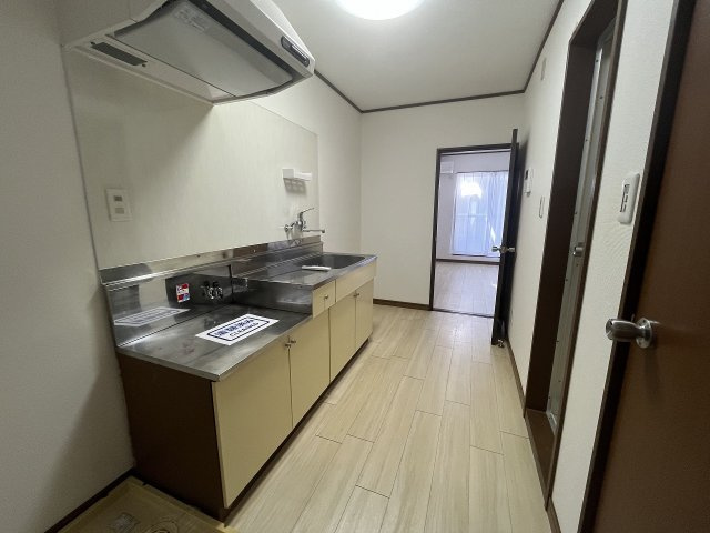 本郷ハイツのキッチン|換気扇を新設予定です
※2026年2月現在リフォーム中の為同間取りA101のお写真です