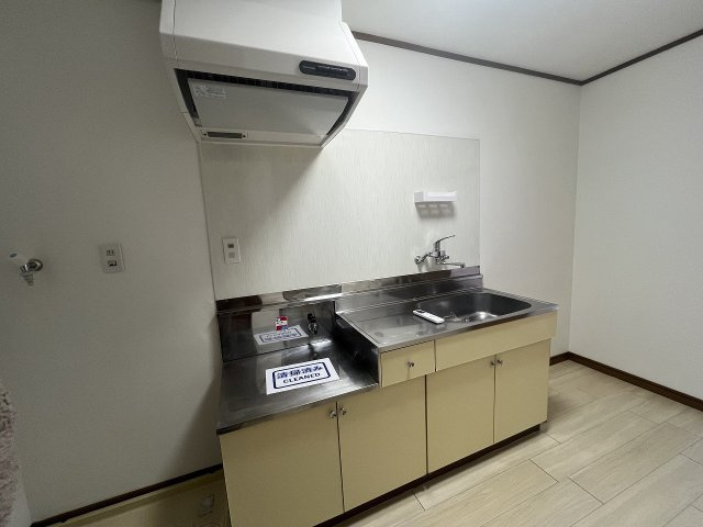 本郷ハイツのキッチン|換気扇を新設予定です
※2026年2月現在リフォーム中の為同間取りA101のお写真です