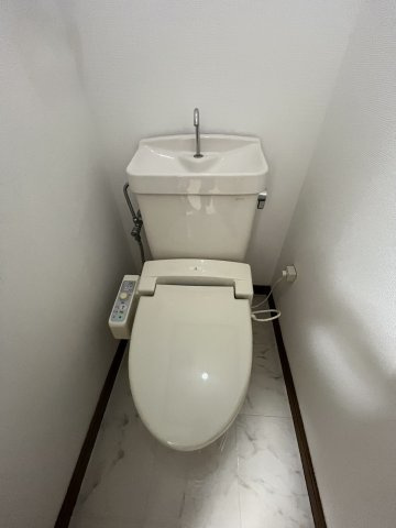 本郷ハイツのトイレ|※2026年2月現在リフォーム中の為同間取りA101のお写真です