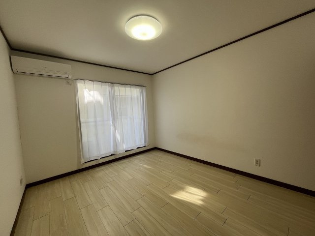 本郷ハイツの居間・リビング|2026年2月現在リフォーム中の為同間取りA101のお写真です。
クロス・床張り替えています