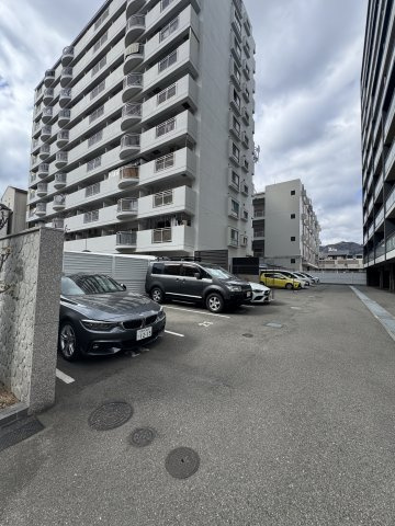 ワコーレKOBE新長田アリーナの駐車場