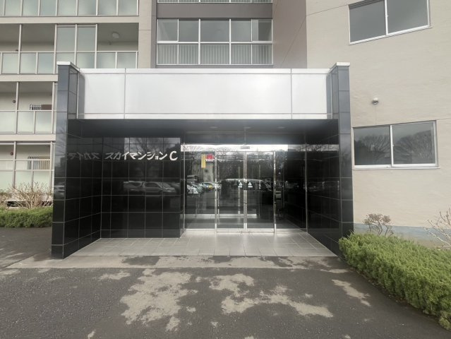 所沢スカイマンションC棟のエントランス