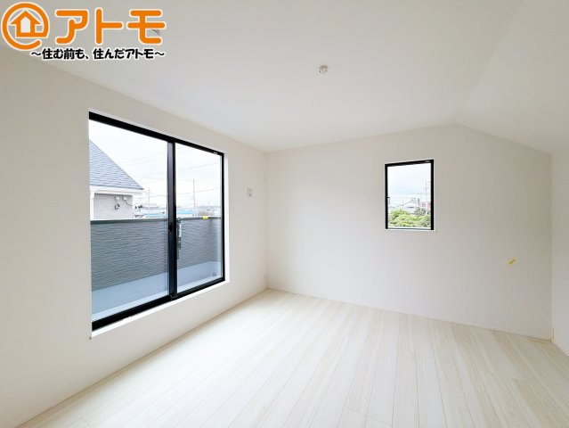 【寝室】 | 焼津市下小田中町第1期　新築戸建　4号棟 | 毎日すごす部屋の広さや陽当りも気になるポイントですね！現地で体感してみてください♪