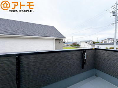 【バルコニー】 | 焼津市下小田中町第1期　新築戸建　4号棟 | 陽当りの良いバルコニーはお洗濯物はもちろんお布団もふかふかになります♪