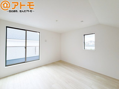 【寝室】 | 焼津市下小田中町第1期　新築戸建　5号棟 | 毎日すごす部屋の広さや陽当りも気になるポイントですね！現地で体感してみてください♪
