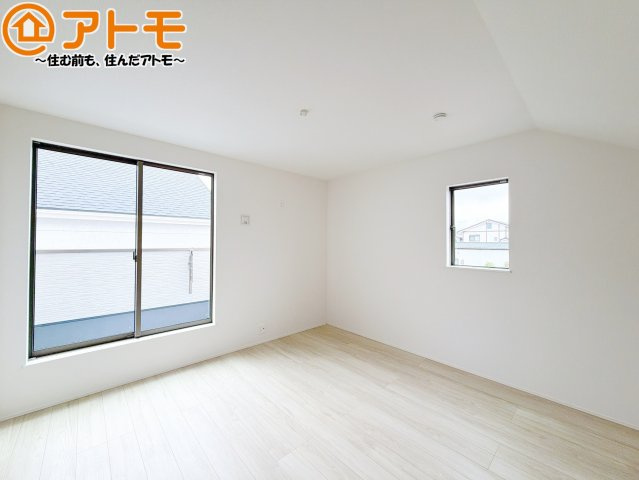 【寝室】 | 焼津市下小田中町第1期　新築戸建　5号棟 | 毎日すごす部屋の広さや陽当りも気になるポイントですね！現地で体感してみてください♪