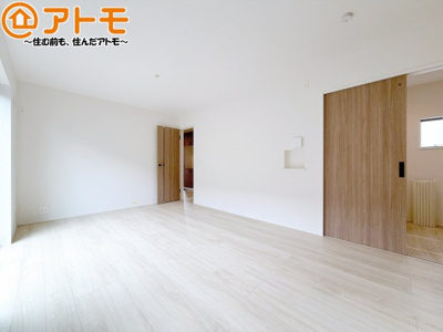 【居間・リビング】 | 焼津市下小田中町第1期　新築戸建　6号棟 | どんなインテリアにも合いそうなLDKです。家族みんなのお気に入りの空間をつくってくださいね♪