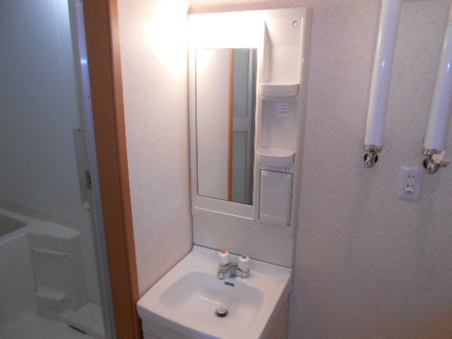 エステートインマリーエの独立洗面台