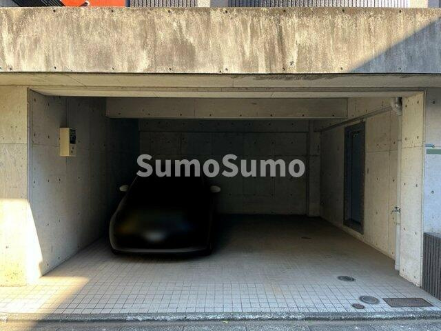 玉川田園調布戸建の駐車場|駐車場があります