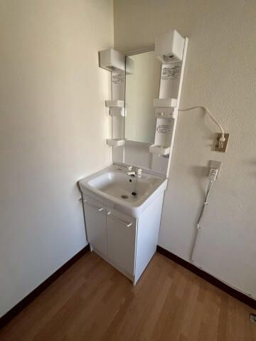 柿生コーポの独立洗面台
