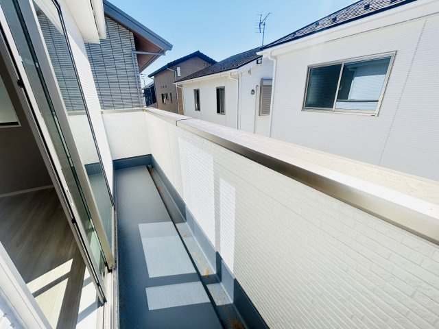 新築　前橋市北代田町2期　1号棟のバルコニー|現地写真　日当たりの良いバルコニーはお洗濯物もよく乾きそうです◎
　
