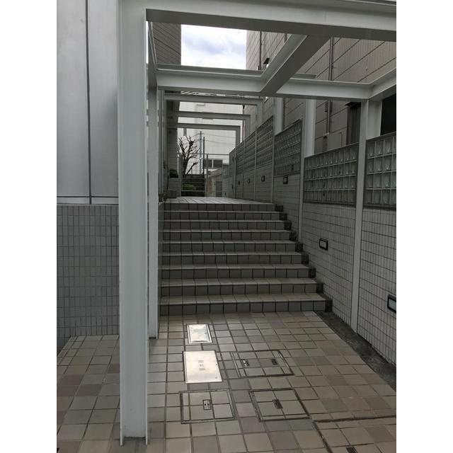 榎本ビルのロビー| 