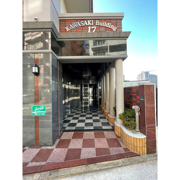 第17川崎ビルのエントランス