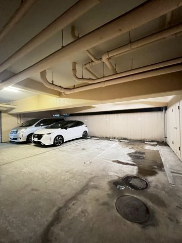 第二小林ビルの駐車場
