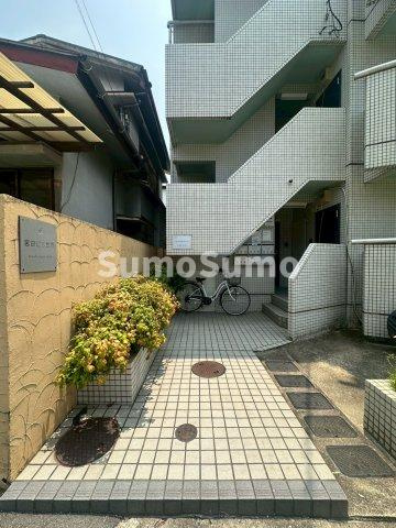 宮田ビル別府のエントランス