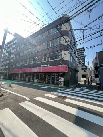 渡辺日進ビルの外観