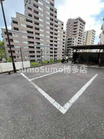 大産桜坂マンションの駐車場|駐車場完備です
