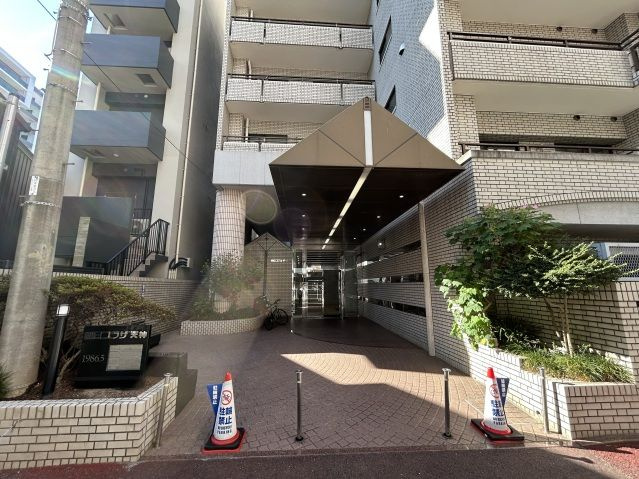 朝日プラザ天神のエントランス