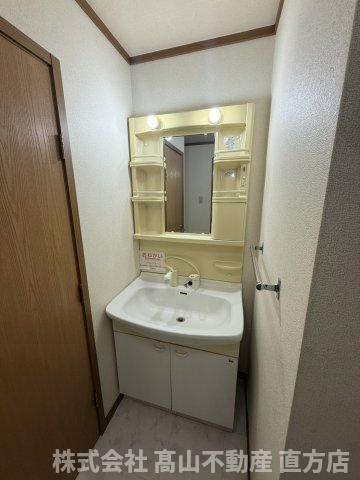 直方市知古２丁目のアパートの洗面所