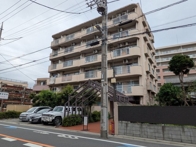 ライオンズマンションお花茶屋の外観|外観は落ち着いています