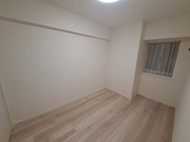 ベルジュール三鷹の洋室|個人の部屋や寝室として使える洋室です