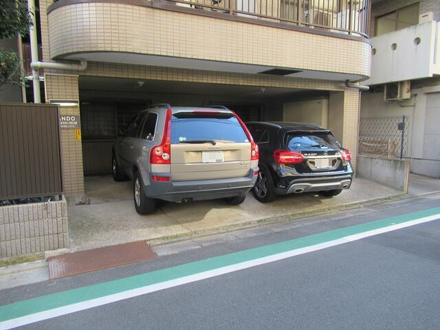 安藤グリンハイムの駐車場