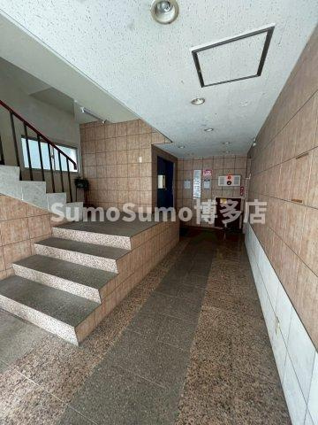 栄ビル県庁前のロビー