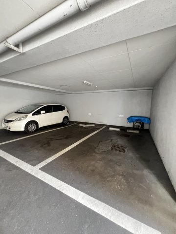 朝日プラザ六本松の駐車場
