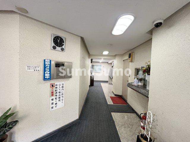 自由が丘パインクレストのロビー|落ち着いたロビーです