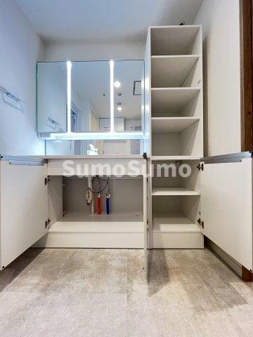 渋谷プロパティータワーの収納|こまごまとしたものを収納できそうですね