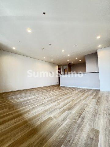 渋谷プロパティータワーの居間・リビング|ゆったりとした居間です