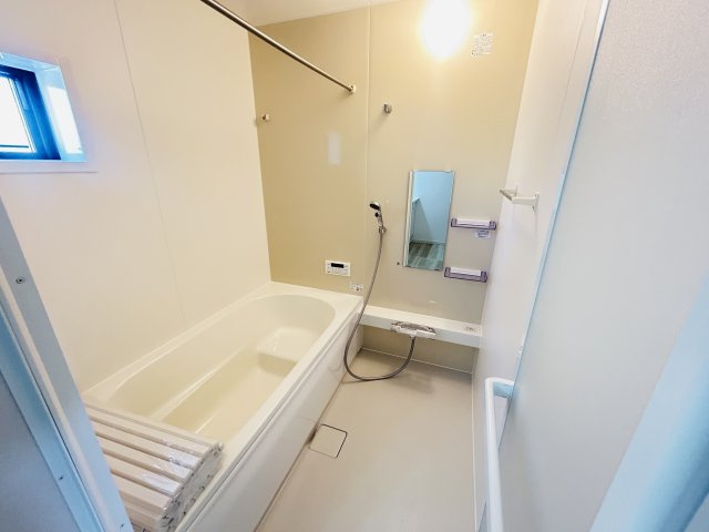 新築　前橋市北代田町2期　2号棟の浴室|　乾燥・暖房・涼風と充実の内容！お風呂に入る前に暖房をつけておけば、寒い嫌な思いはしません。									

