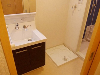 【洗面所】 | ファインコルソⅥ | ゆったりとスペースのある洗面所