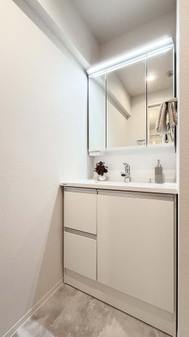 ライオンズマンションお花茶屋の独立洗面台|独立洗面化粧台付き