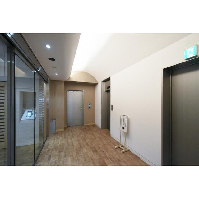 白金台アパートメントのロビー