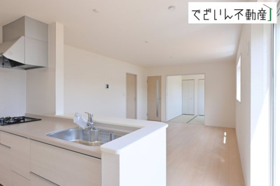 【居間・リビング】 | Livele Garden.S熊谷市中恩田　新築住宅 | ≪1号棟≫細部まで丁寧に仕上げられた内装が、日々の生活を豊かに彩ります。家族の思い出が増えていく場所に。
現地(2026年5月撮影)