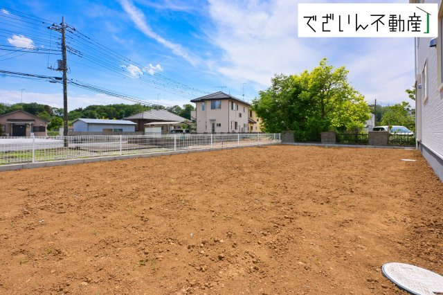 【庭】 | Livele Garden.S熊谷市中恩田　新築住宅 | ≪1号棟≫南向きの穏やかな佇まいが、家族の新しい日常を優しく包み込む。静かな街並みに、安心して子育てできる環境が整っています。
現地(2026年5月撮影)