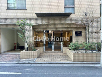 【エントランス】 | アートコート菊川 | 【エントランス】マンションのエントランスは、その物件の印象を決める、顔とも言える場所です。毎日通る場所ですからきれいなのが一番です。