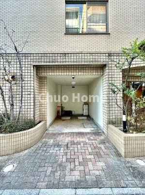 【駐車場】 | アートコート菊川 | 【敷地内駐車場】最新の空き状況や費用などの詳細は担当スタッフまでお問い合わせください。