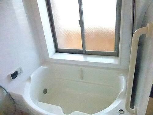 サーパス県立劇場前の浴室