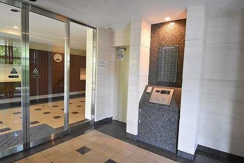 サーパス県立劇場前のセキュリティ