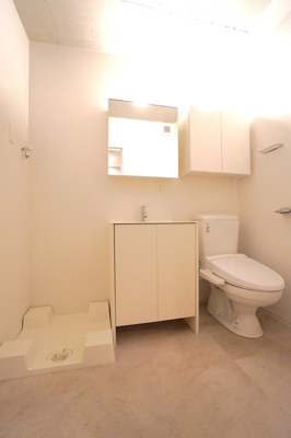 【洗面所】 | ＣＲＥＡＴＩＦ西池袋 | ※写真は同タイプ住戸です。