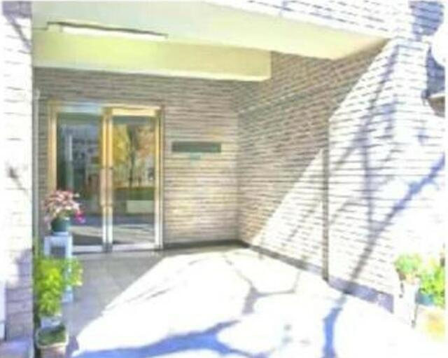 自由が丘第一マンションのエントランス| 