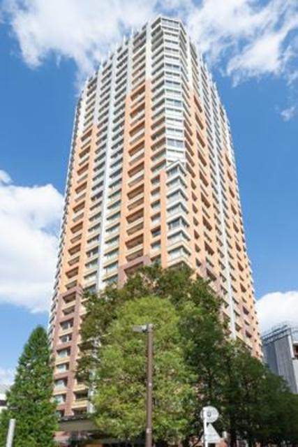 青山パークタワーの外観| 