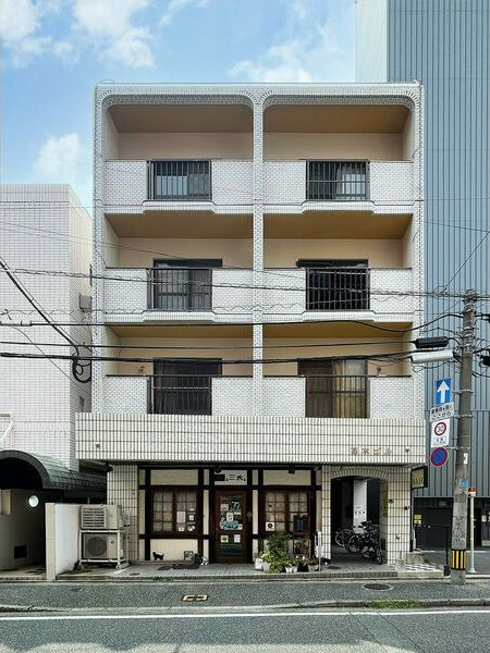 高木ビルの外観