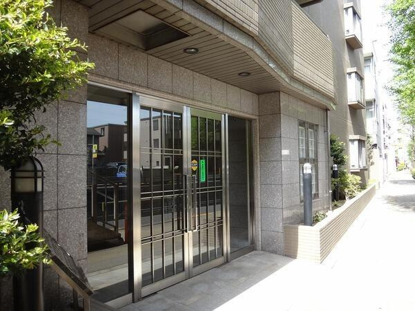 菱和パレス世田谷桜新町のエントランス| 