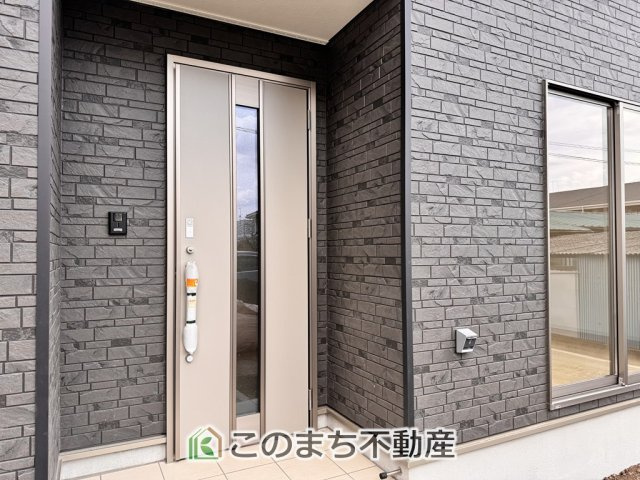 CRADLEGARDEN壬生町安塚第5の玄関|スタイリッシュな玄関スペース
