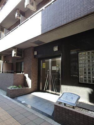 菱和パレス上馬のエントランス