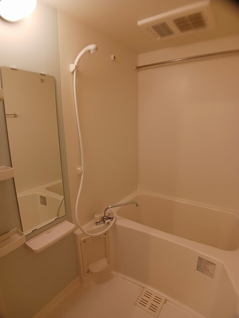 セレーノ（北本郷）の浴室