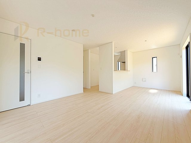 石岡市鹿の子第1　新築戸建て　1号棟の居間・リビング|広くて明るいＬＤＫ♪ ゆったりくつろげるリビングスペースで、ご家族皆様の笑顔が溢れます。